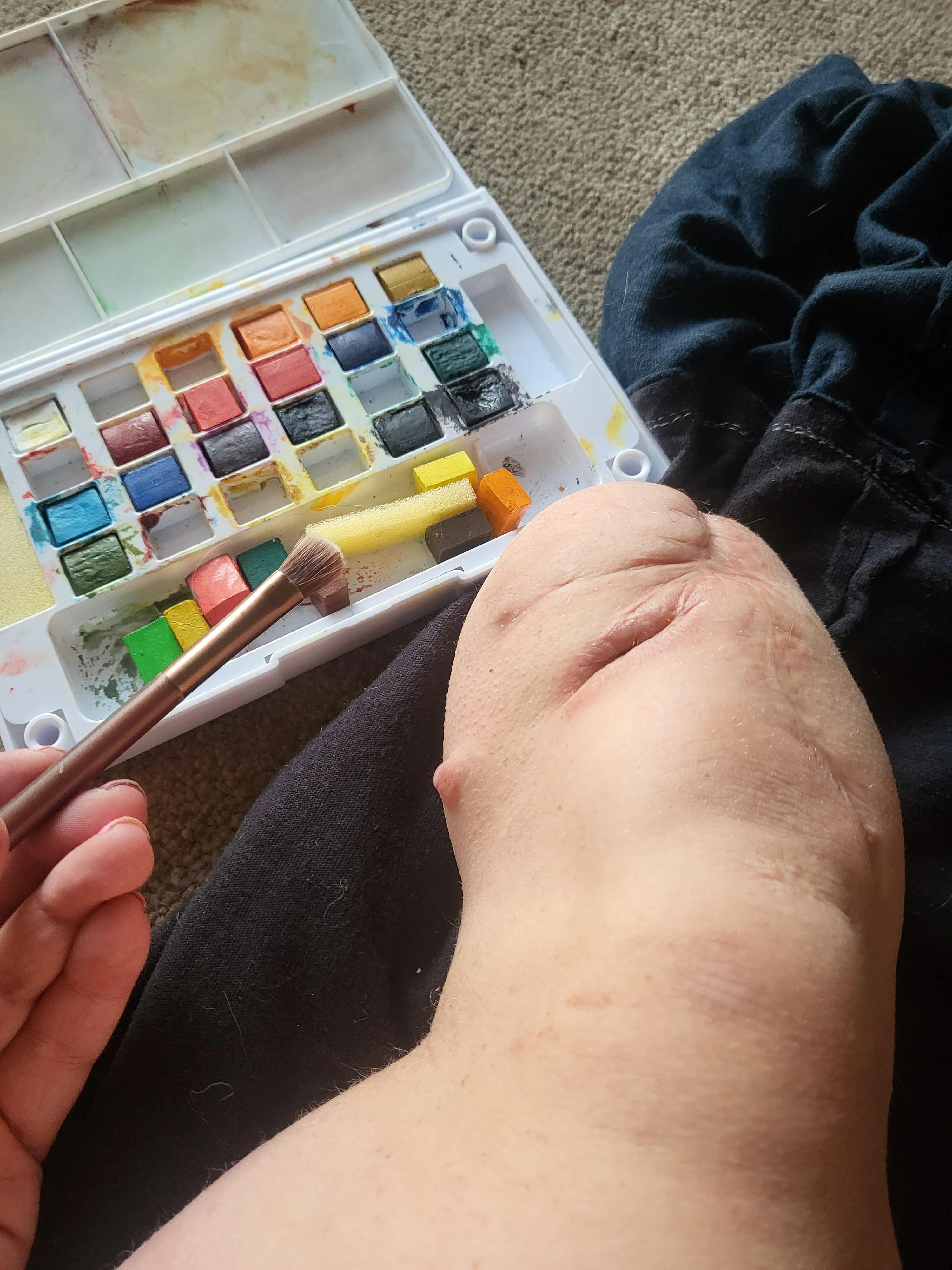 New improved videos. I PAINT my stump!! 😂