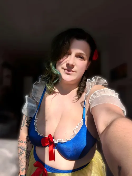 Skin as white as Snow