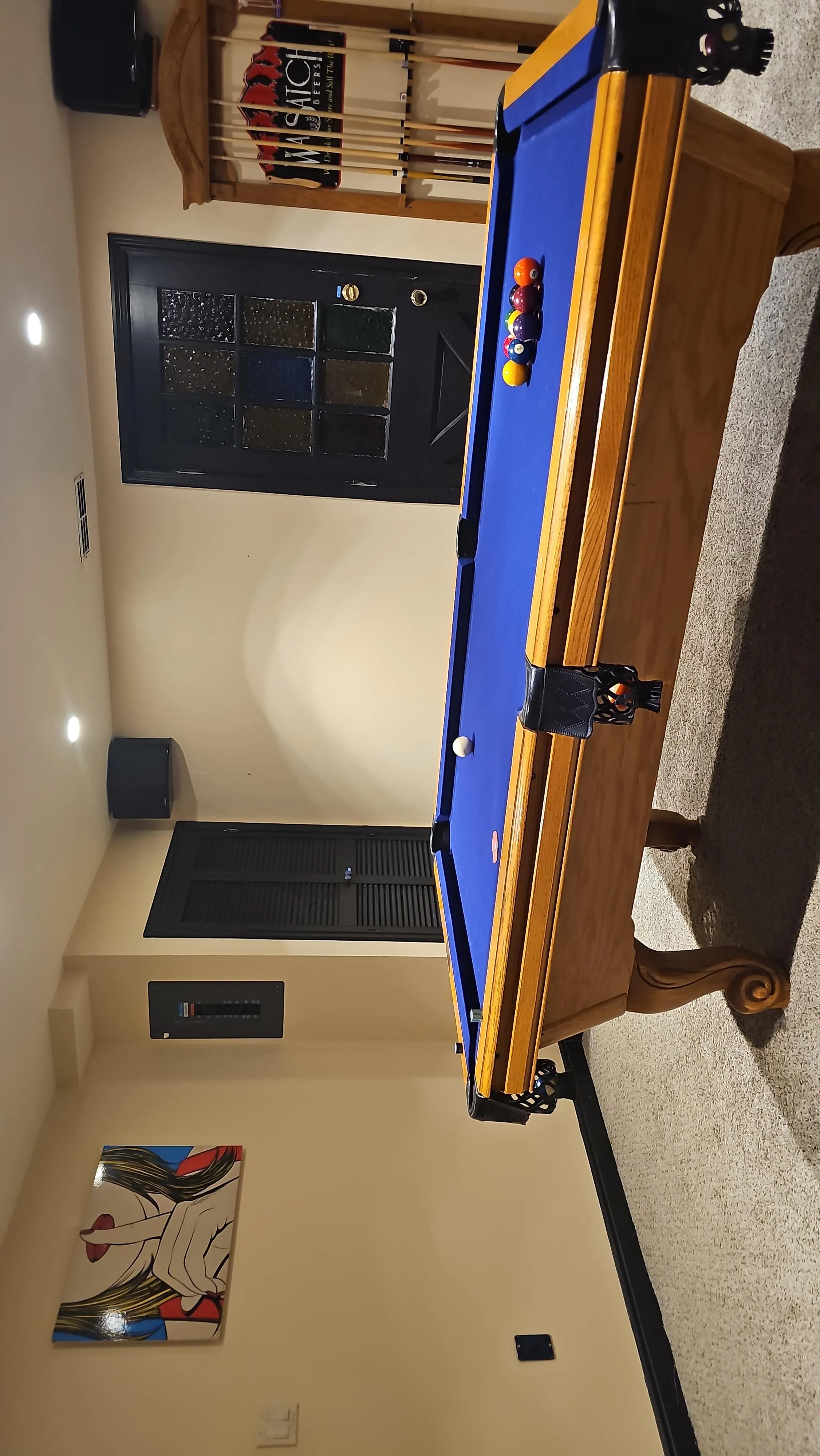 Who wants to come over and shoot pool, eat some mushies, jam out and get weird 😝