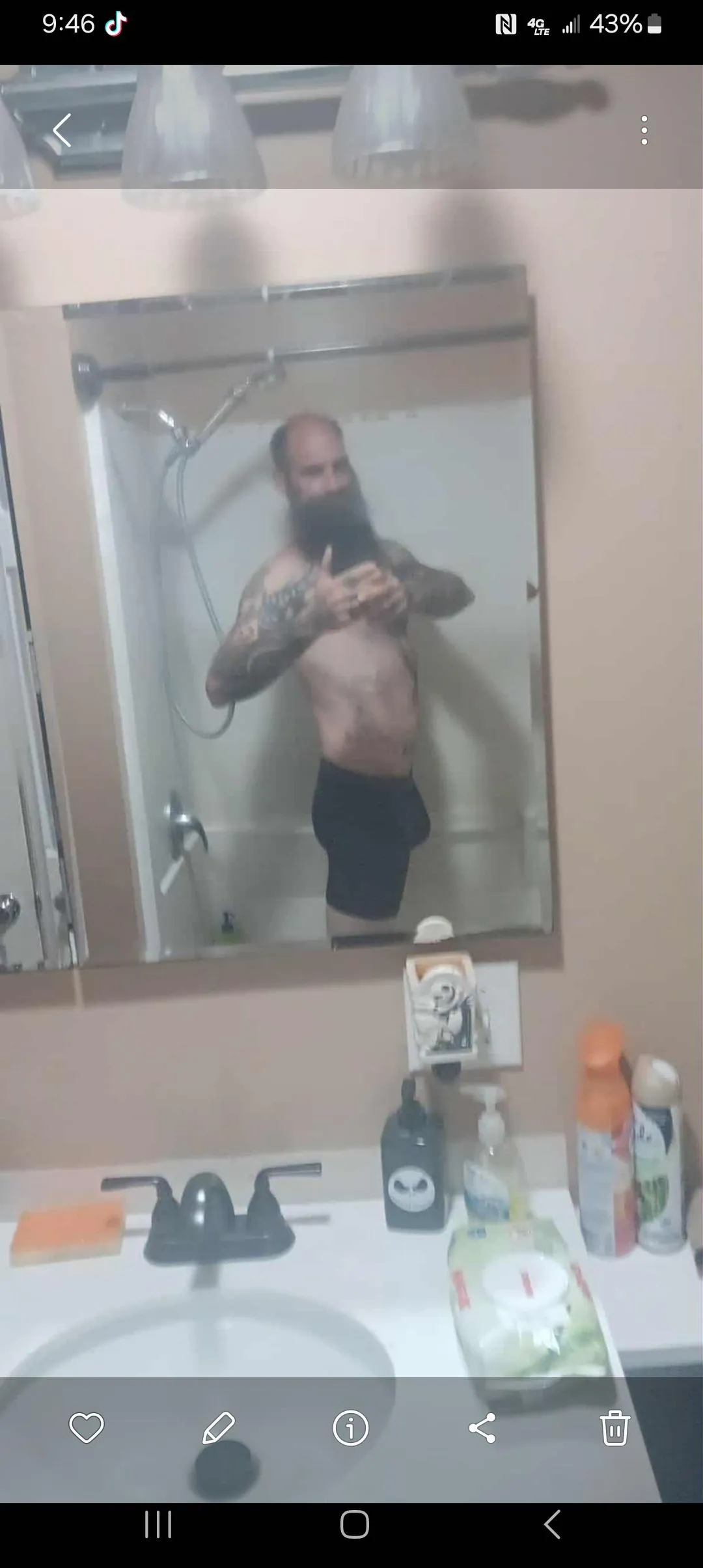 44 m looking for f couples