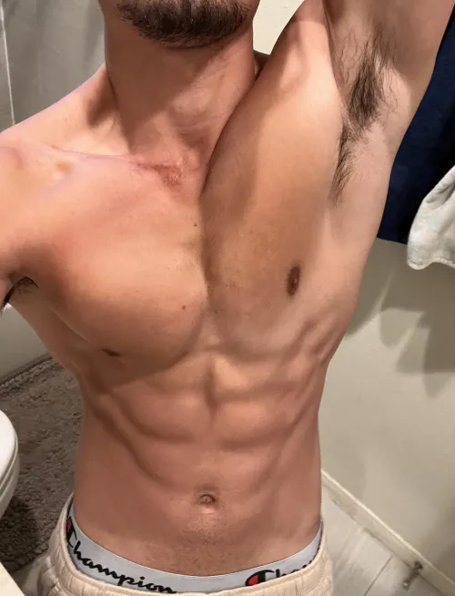 Come stick your face inside my SWEATY PITS 😈😈❤️