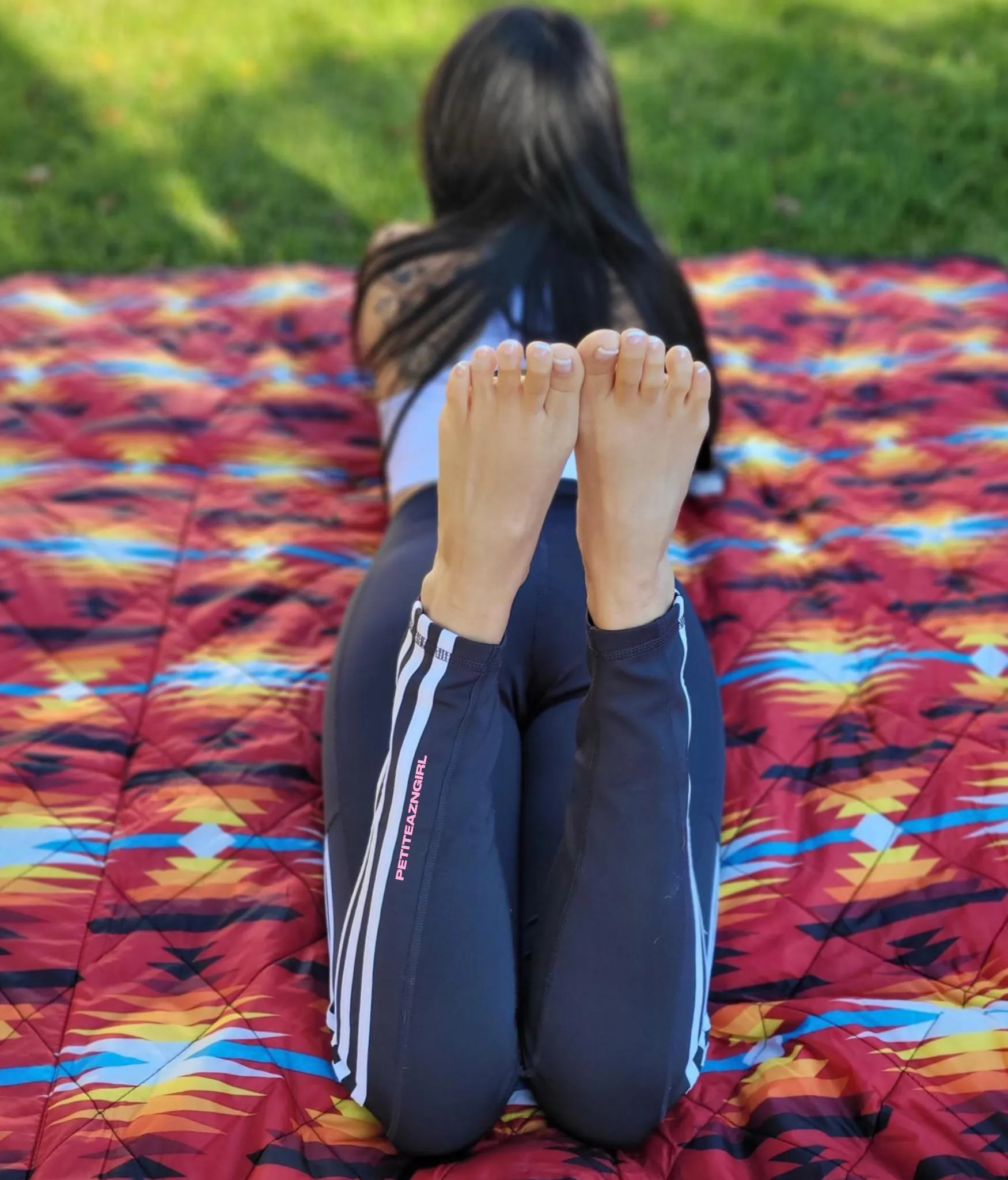 Don’t be shy, come and devour my size 5 feet 😏