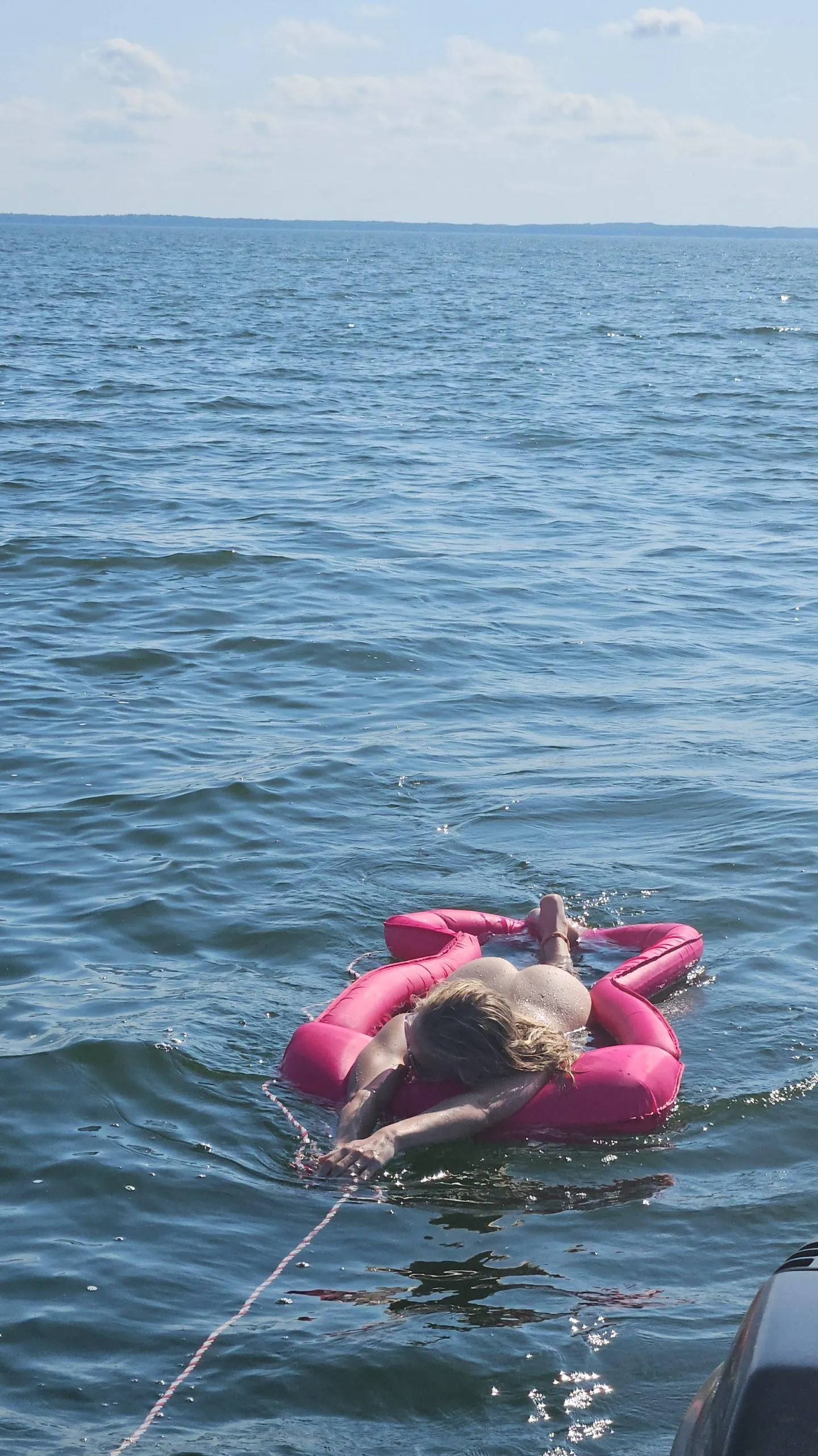 If you see this hotwife on that really Big Lake....say hello😉