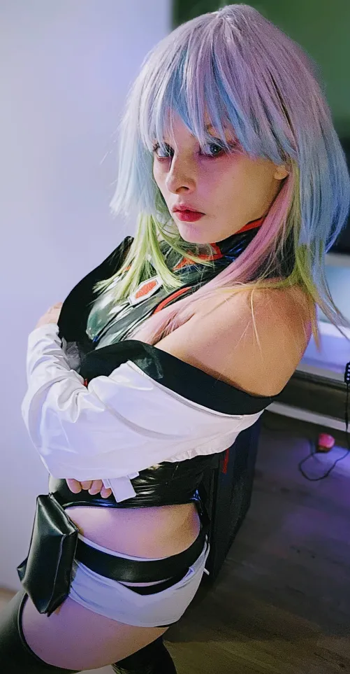 Let's go to the moon together