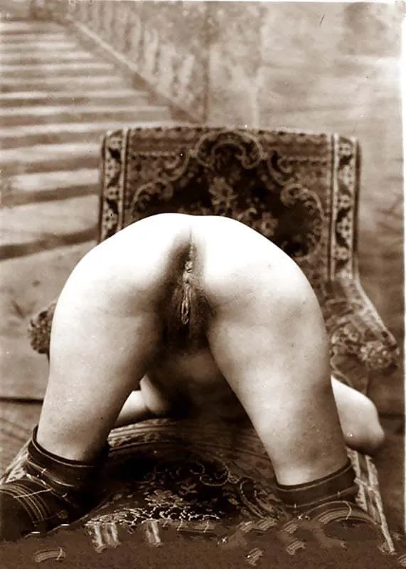 Sir, during a most enthusiastic debate with Lord Albermarle, on the matter of the British Protectorate, I do lose a cufflink.  Only discovering the loss the following morning, I do instruct Maid Elsie to hunt for it.  She does not find it, but I do find 