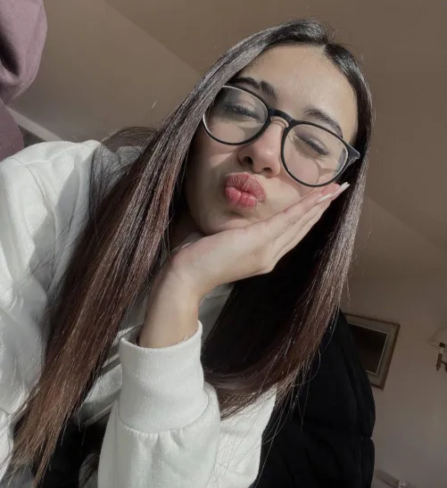 These lips speak fluent tease