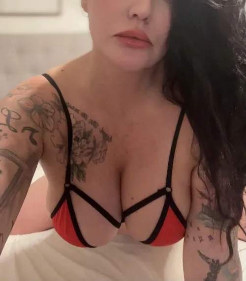 This horny mom is ready to suck all the cum out of you