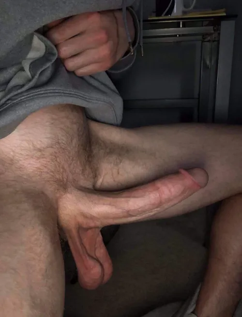[19] I'll fuck everyone who likes my country cock ;)