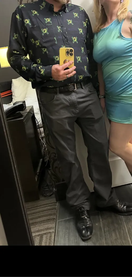 45m 40f  for single f or fun couple.  Visiting the big island. 8-24-/8-31