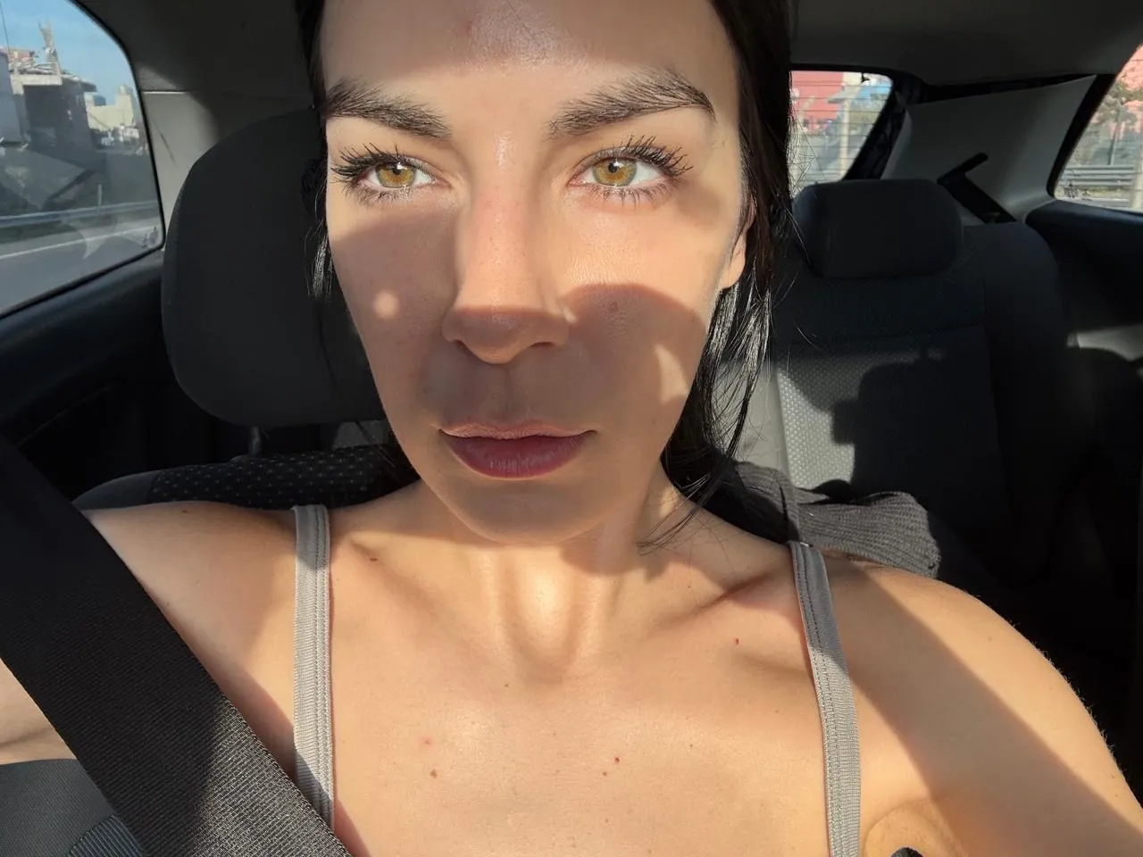 Just a look to fall in love