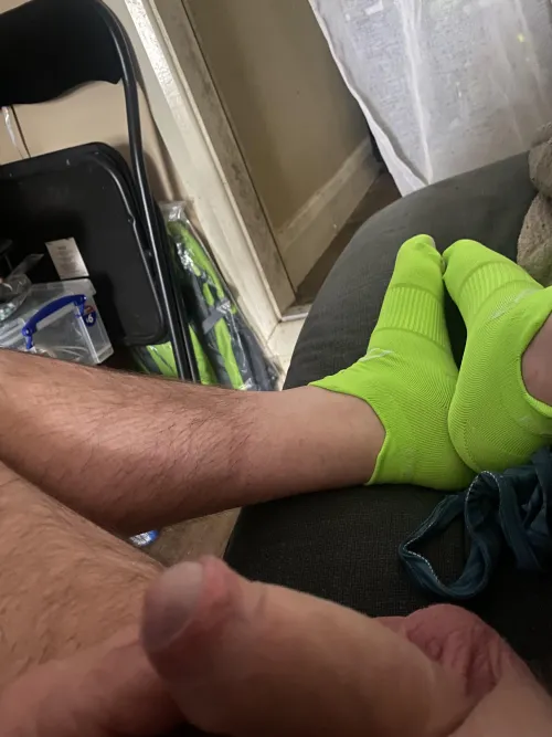 33 watch me cum for you