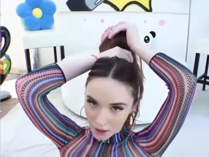 Does anyone knows her ?