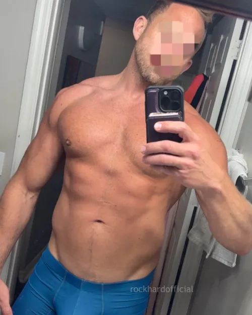 [35] Felt hot when I took this pls be nice haha