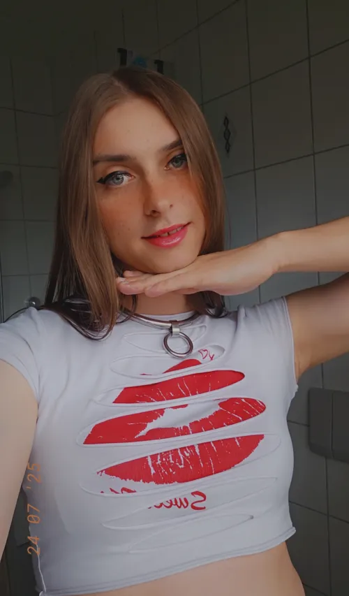 Collared girls are happy girls