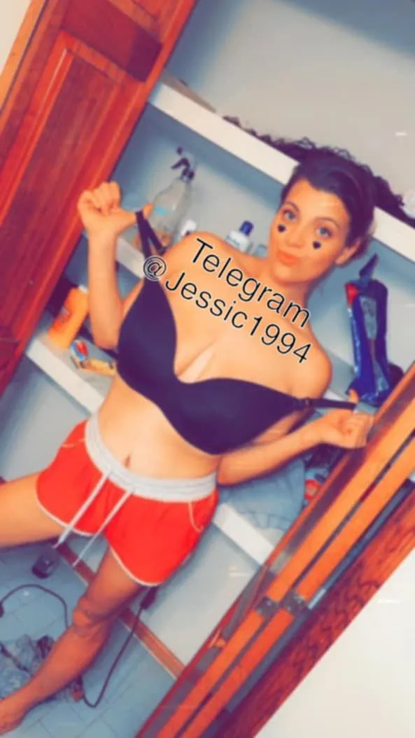 Dark haired goddess ready to be freaky