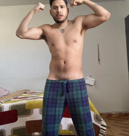 Serving biceps and stinky armpits 🥵🔥