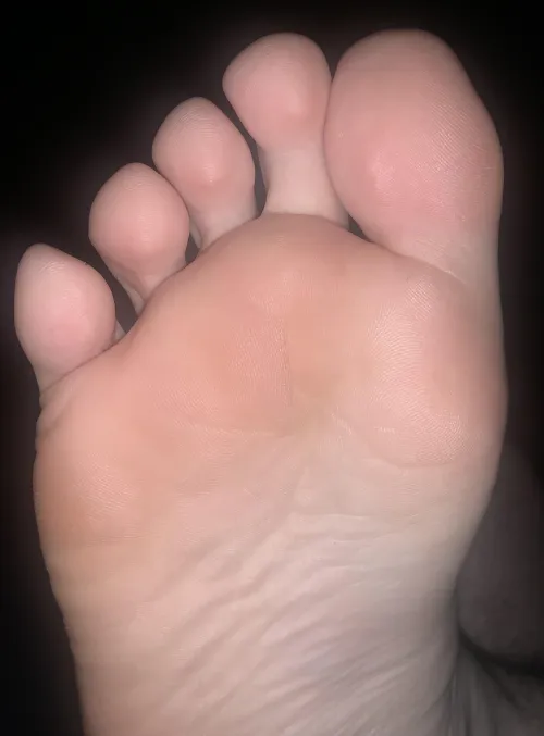 Zoom in to sniff my soft teen sole