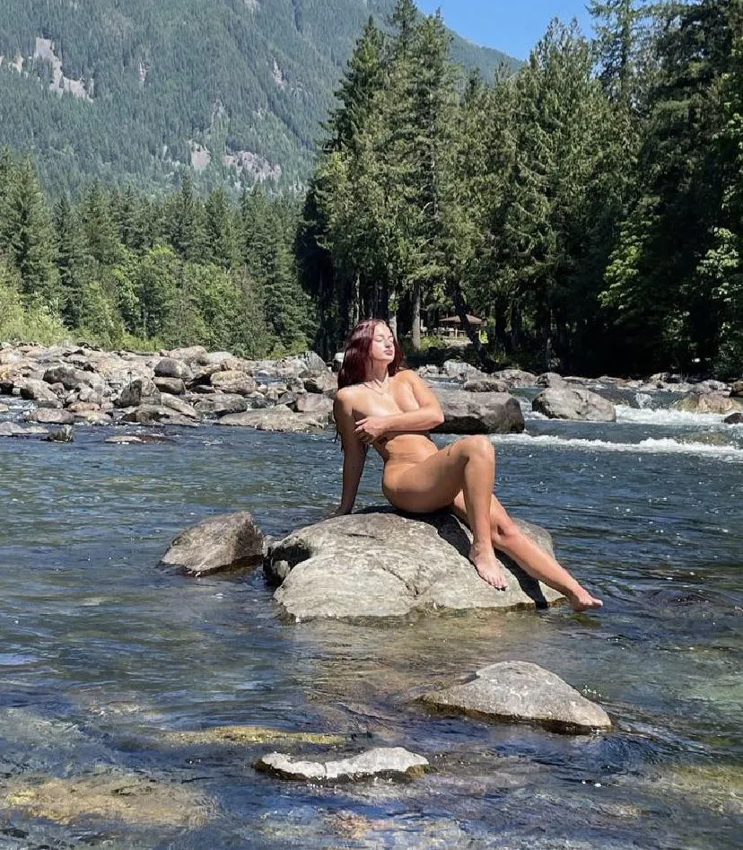 Being nude outside is the best feeling ever