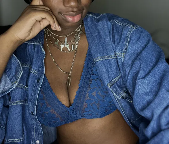 C’est un beau décolleté, non ? 💙