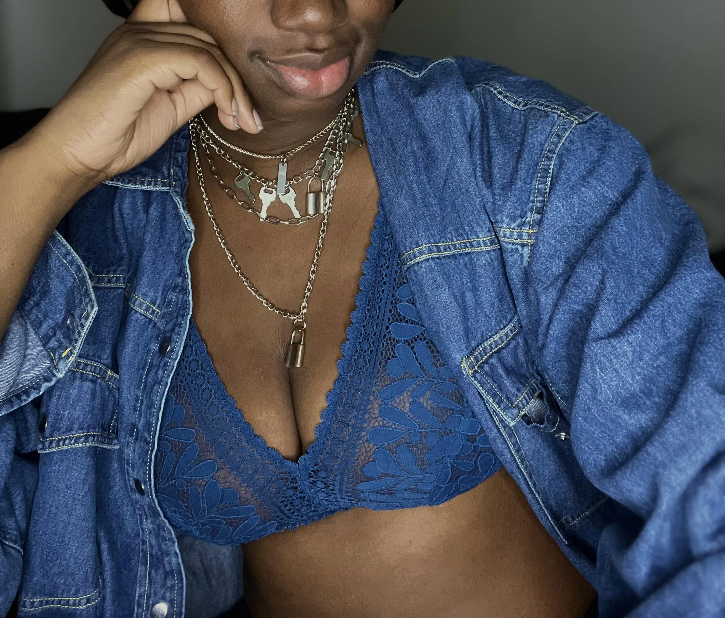 C’est un beau décolleté, non ? 💙