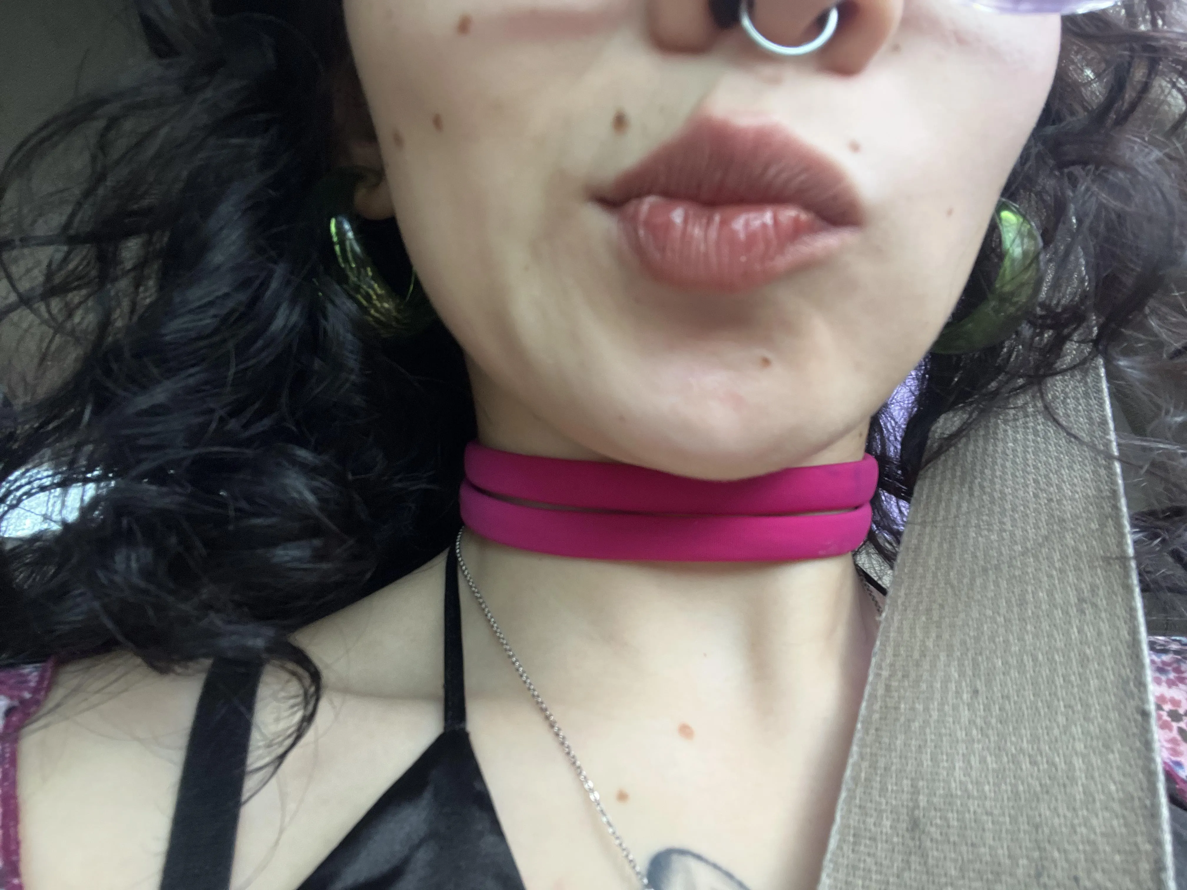 Idk if I should wear lipgloss today or no