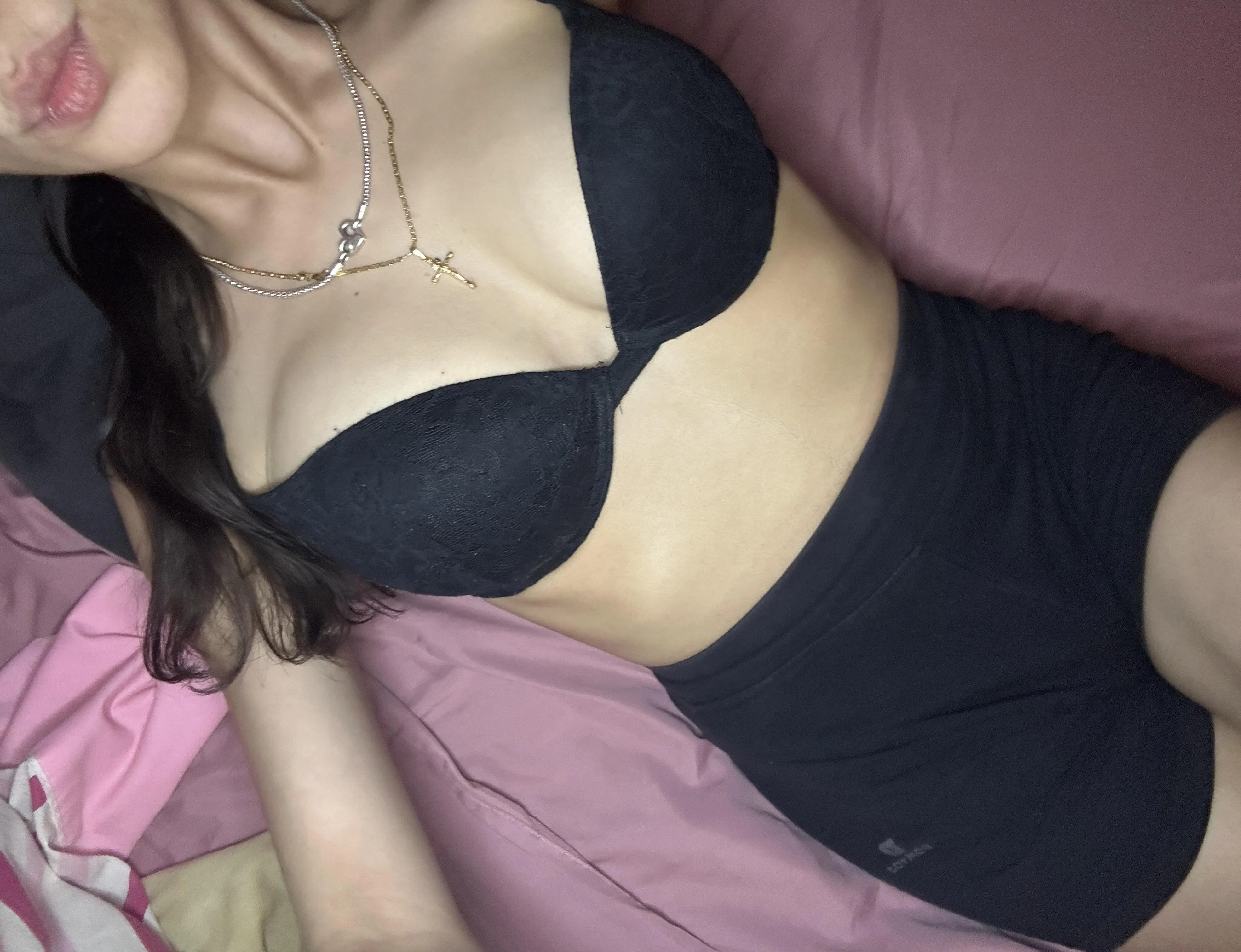 Let's make a deal: I'll cheat on my boyfriend and you cheat on your wife ;) F18