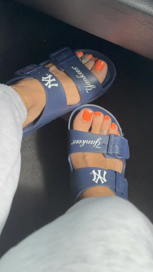 The cutest Yankees sandals ahhhhhh🧡🧡🧡🧡