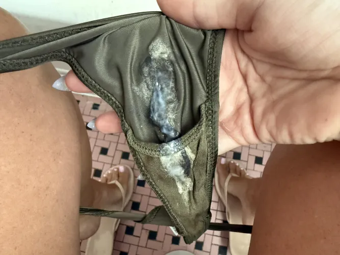 This heat wave has me melting in my panties 🥵