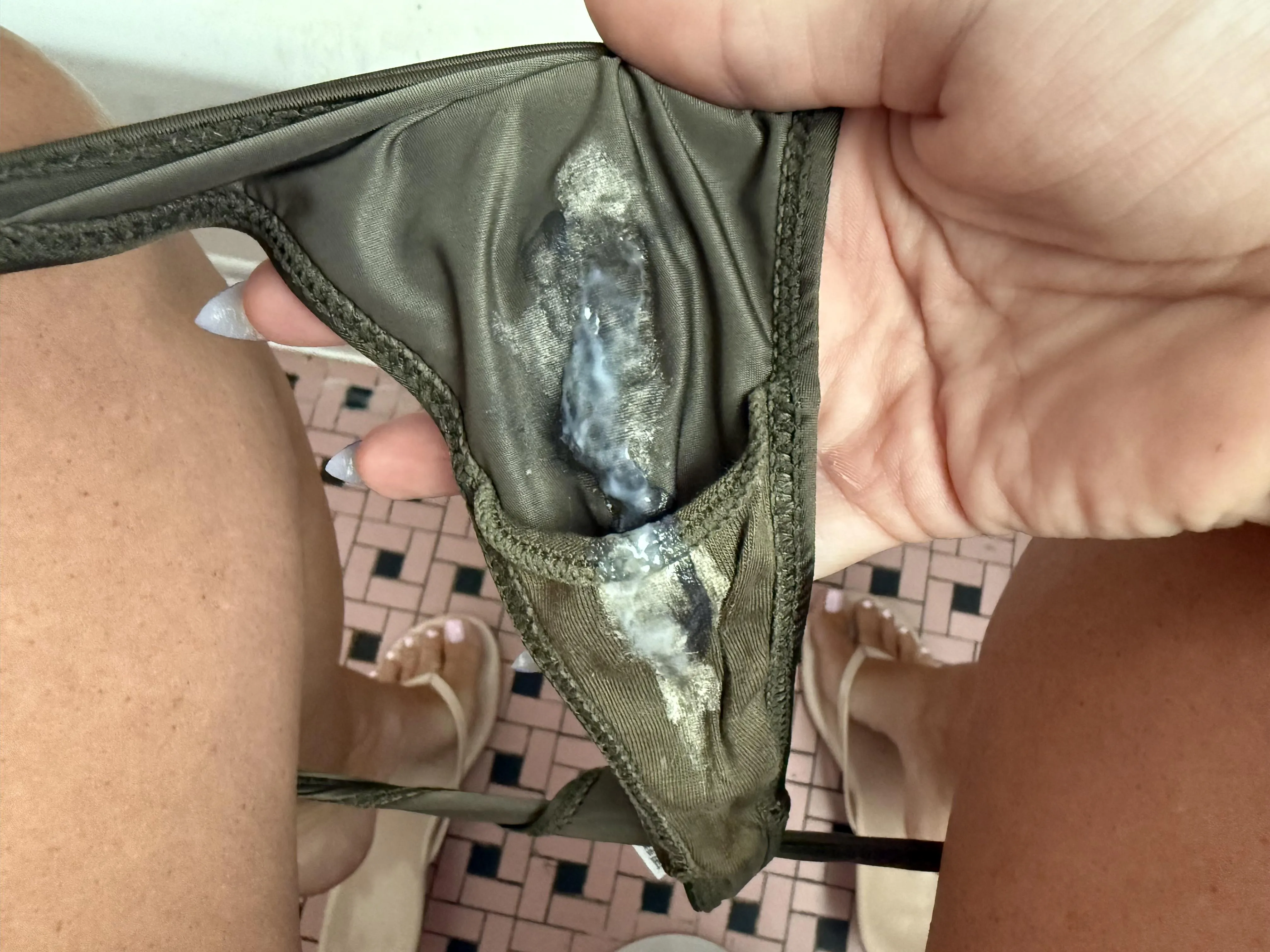 This heat wave has me melting in my panties 🥵