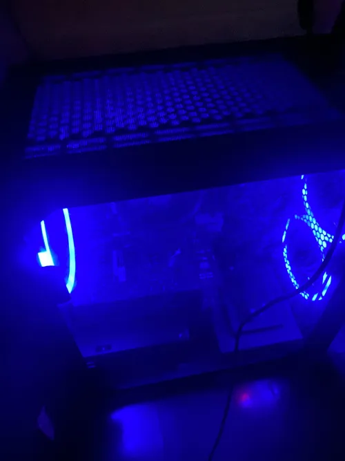 Turning on my old pc to play black souls 1/2