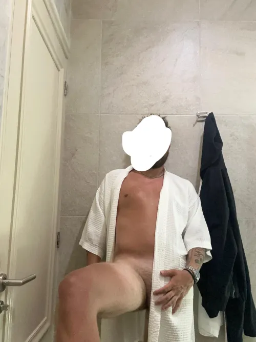 29 [M4FM] #Marietta - tatted gym rat hosting all day and night. Happy to travel too. Employed and sane, dog dad, book lover. Happy to share pics