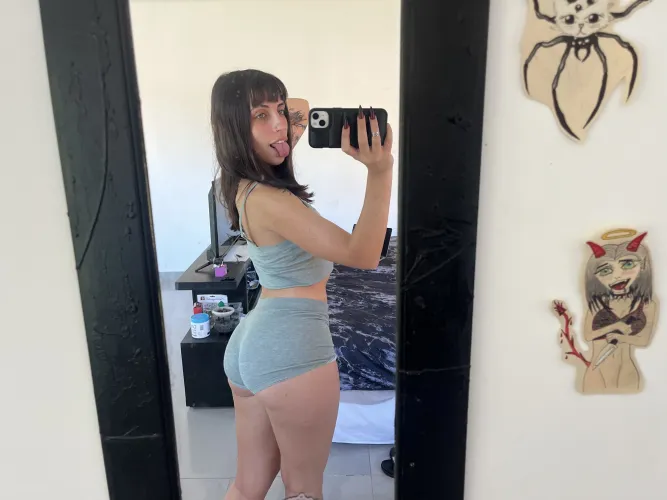 Bury your face between my bun, i want to feel you