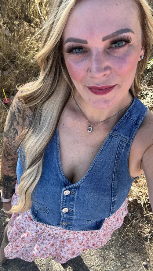 Drop a ❤️ you'd promise to masturbate every time I send you my nudes