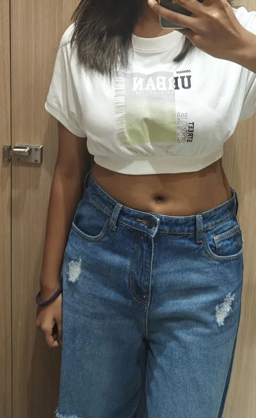 Hey we are couple and age is 24 [m] 24[f] we are honry couple and if someone love to watch us while having sex in video call ping us. Check bio for rest of the details 🤤🍆💦