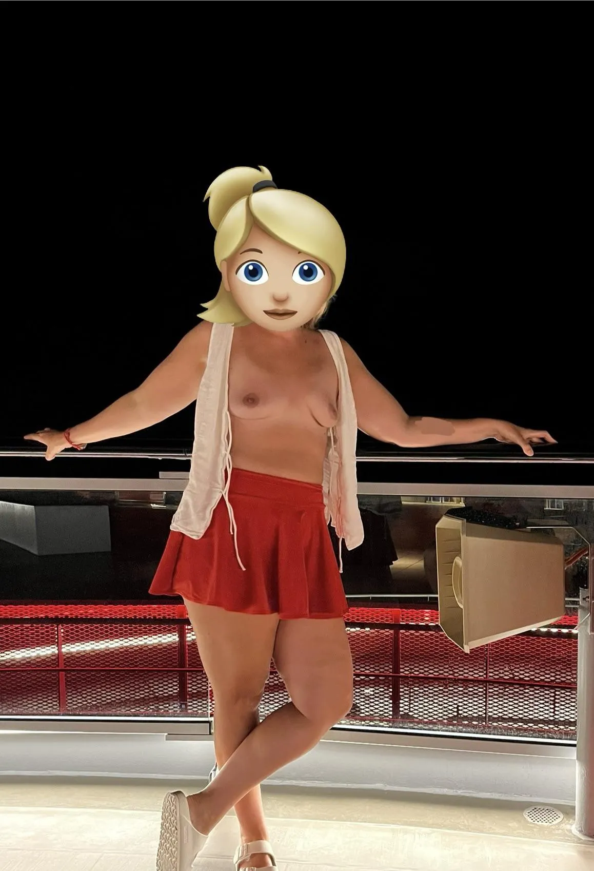 Keeping the shirt open on a cruise