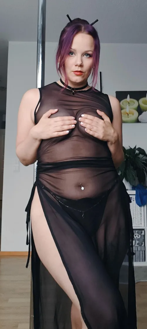 Kuumaa perjantaita💋🖤