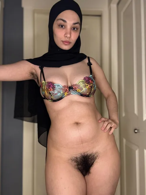 Natural hairy women are the epitome of beauty