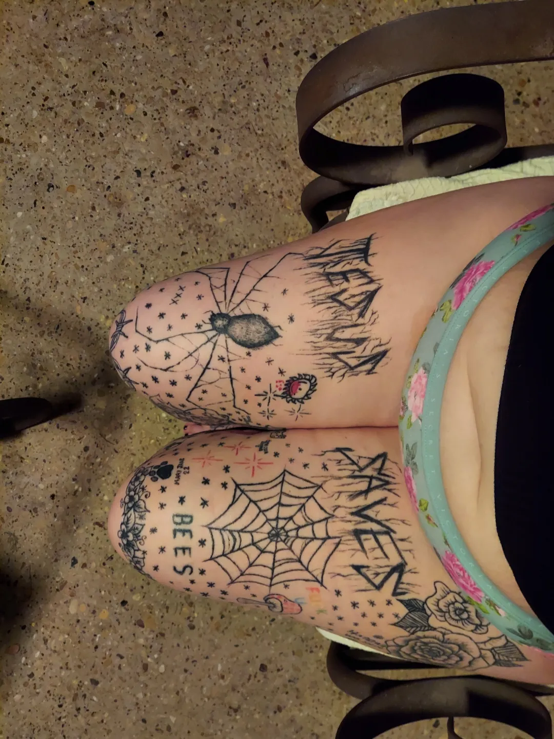 Sit on your face and show you my coloring books