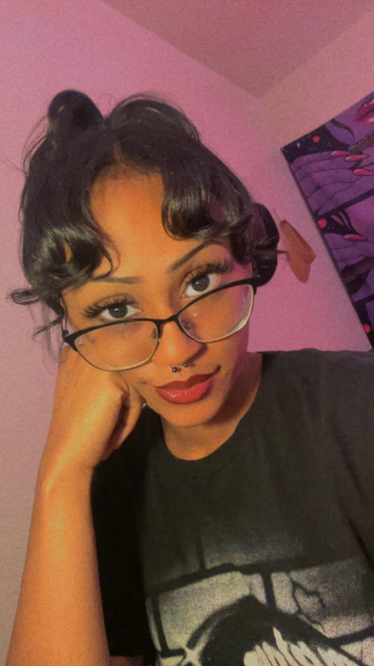 22 [f4m] Does anyone wanna give me a massage tonight?!