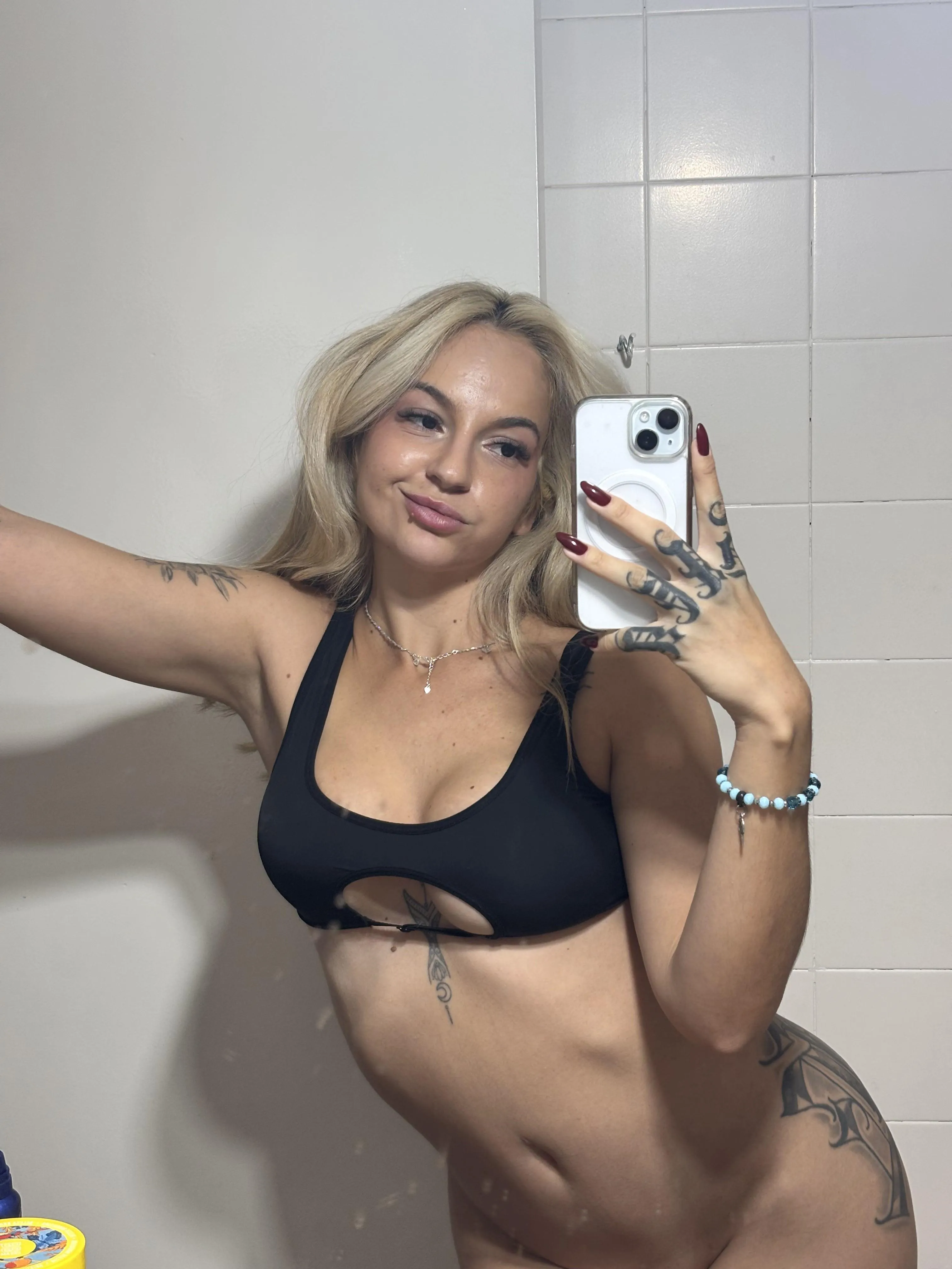 22 F4M No strings doesn’t mean no standards. Be real, be clean, be ready.