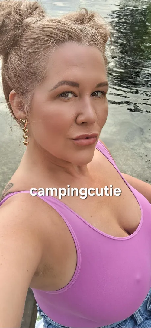 I look sweet, don't I? You should see the solo video I made just after taking this photo 😈