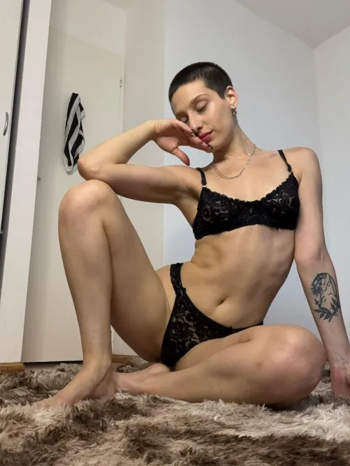 Love lace lingerie, do you too?