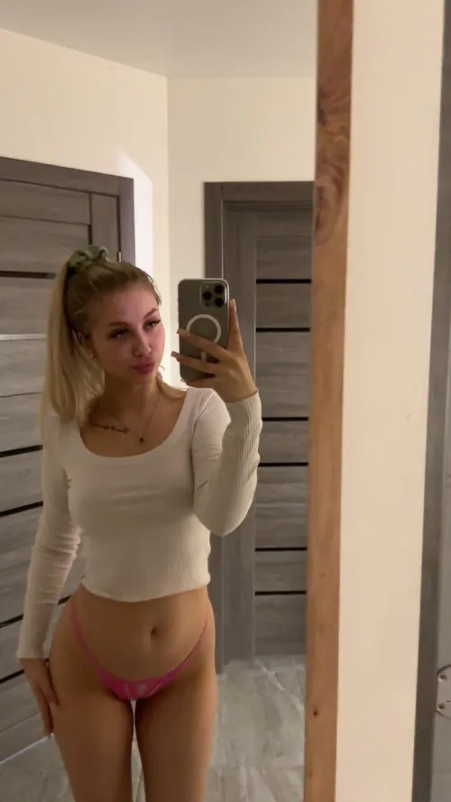 19F hmu, wanna suck something today