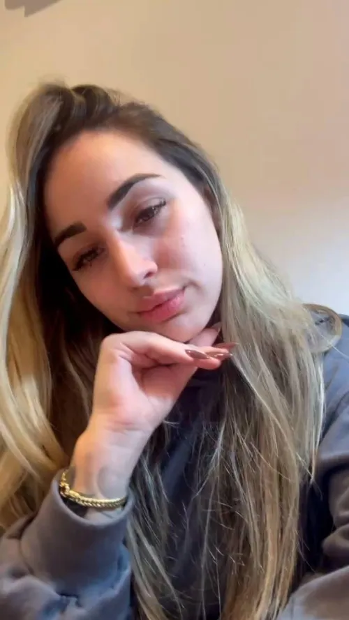 22f I need a good time with a guy who can leave me dripping tonight