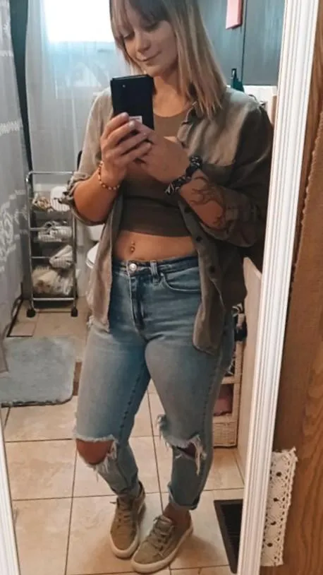 Any married guy here wants to Make me your house toy tonight🥵💦