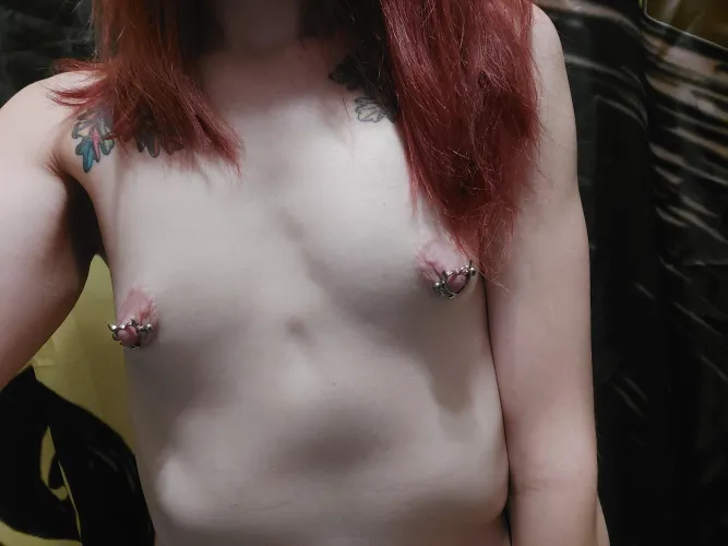 Are there really men out there that prefer girls with small boobs?