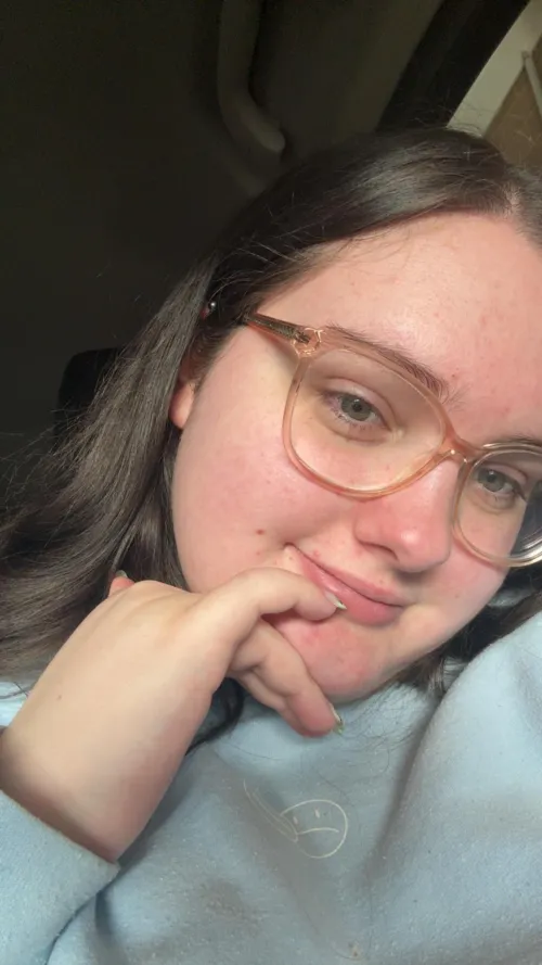 [B4D] 23 year old female in need of a sugar daddy for connection and good vibes!! HMU, can’t wait to hear from you 💜