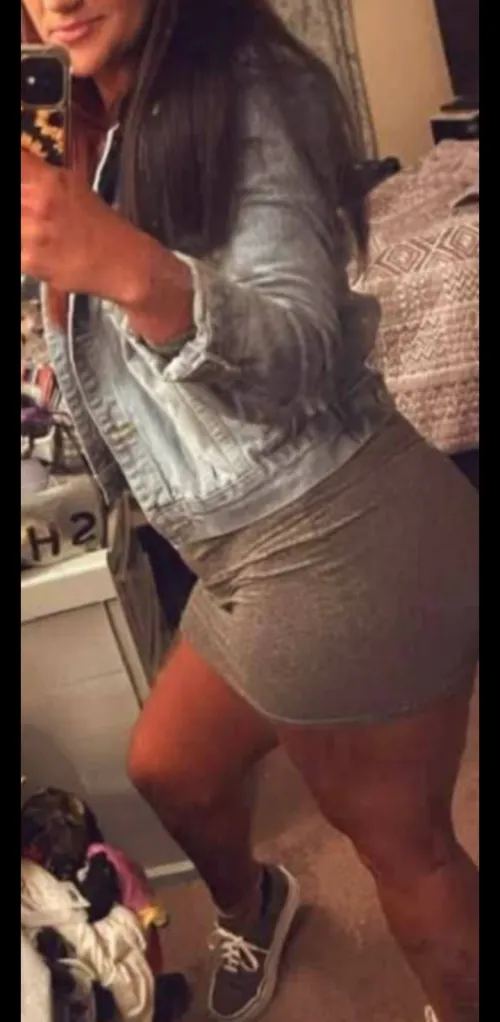 [B4d] f 28 mostly looking for a genuine connection 🖤 gfe is available also. Hopefully I hear from you soon 🖤🖤