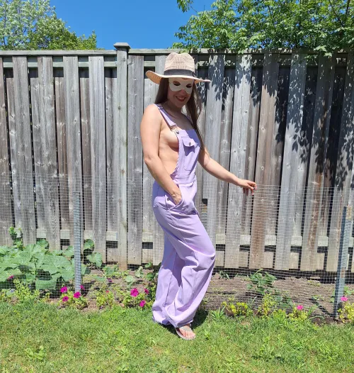 Feeling pretty in my overalls