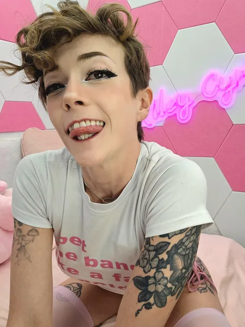 🌈Good morning! Donate to a good cause today!✨ Check out Cyriis.org for 50% off my XXX OF 😈 6000+ pics & vids with more every day! Piss stuff on Fansly 🤤 Fansly.com/Rileycyriis Talk dirty with me💦 Sextpanther.com/Rileycyriis